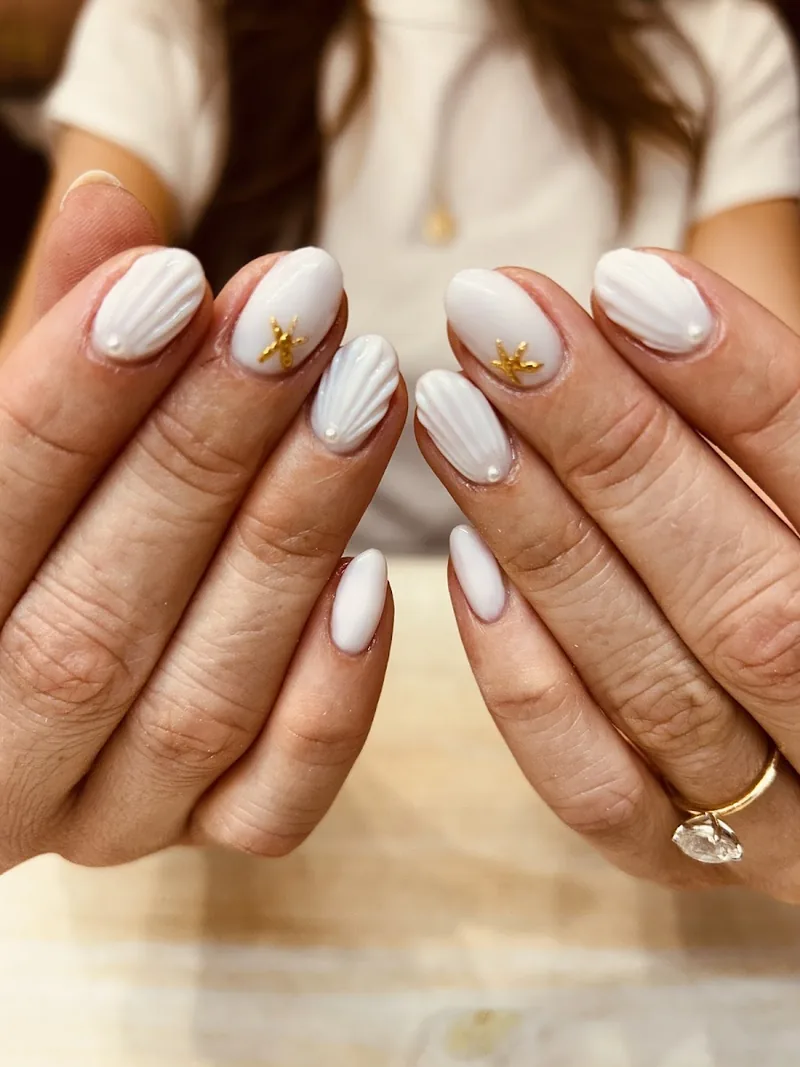 Akiko Nails