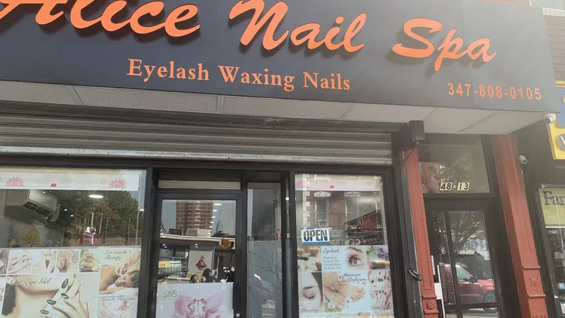 Alice Nail Spa, beauty salon at 48-13 Vernon Boulevard in Queens, New York