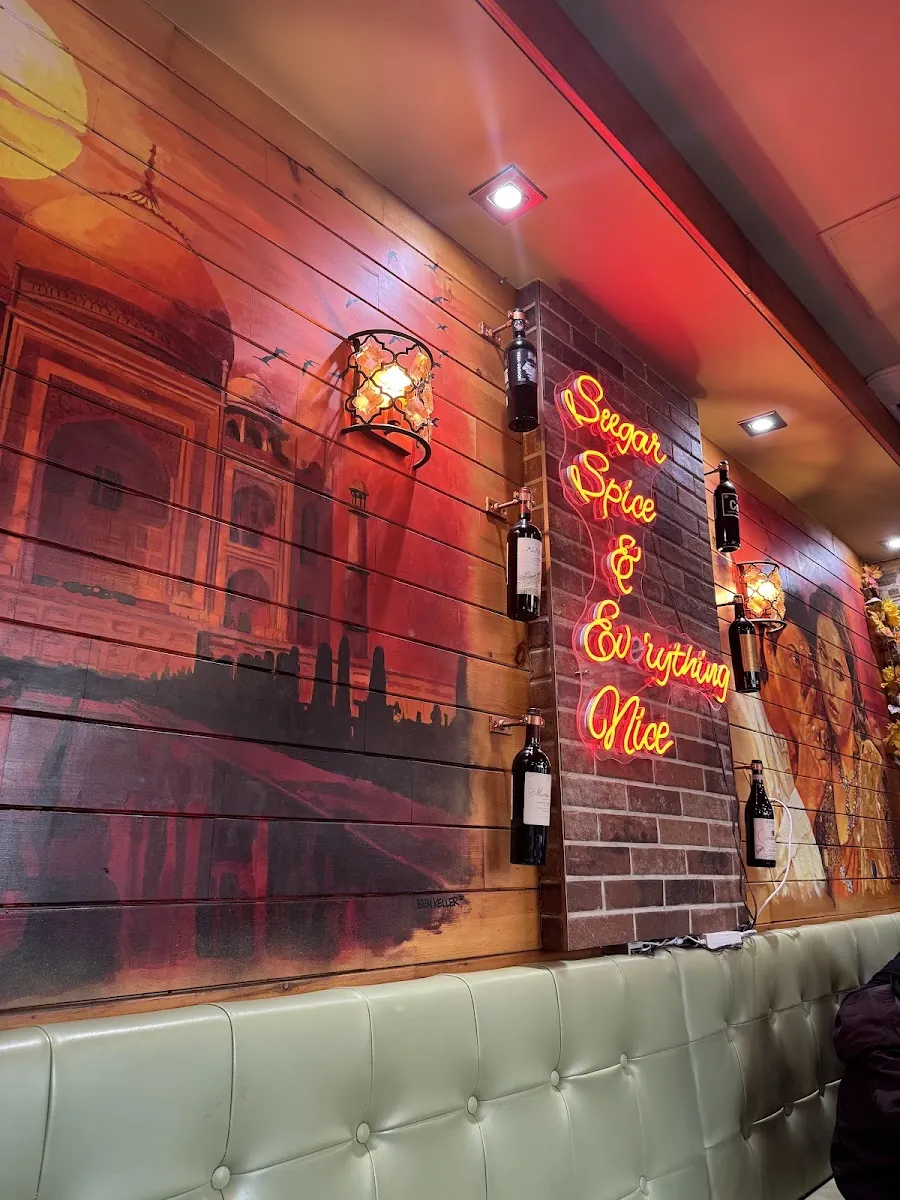 Aroma Indian, indian kitchen at 63-40 Woodhaven Boulevard in Queens, New York