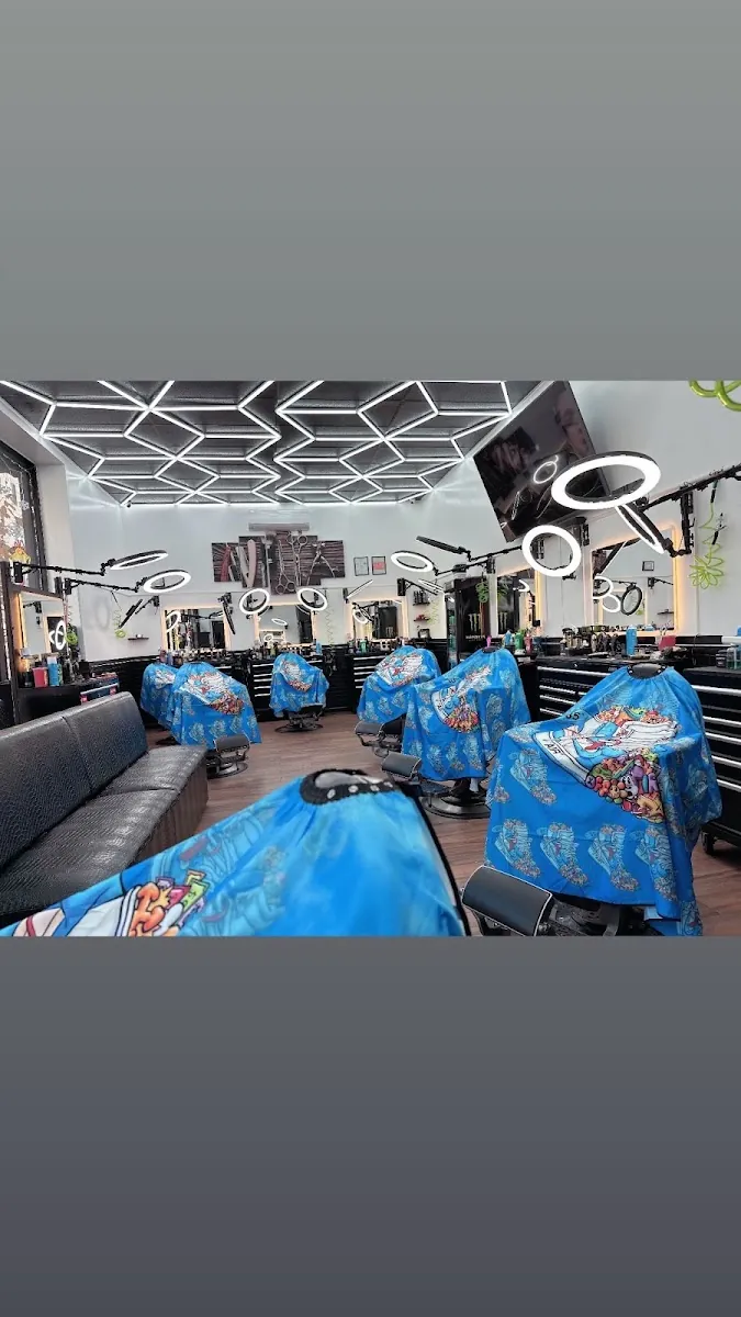 Aventura Barbershop, hair salon at 87-78 169th Street in Queens, New York