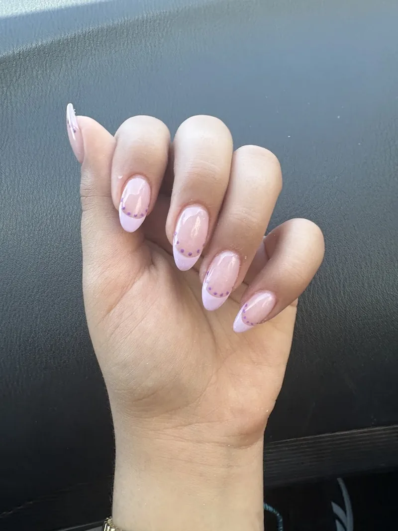 Bin Bin's Nails, beauty salon at 28-61 Steinway Street in Queens, New York