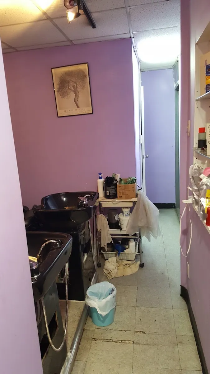 Blue Sky Hair Salon, hair salon at 73B Eldridge Street in Manhattan, New York