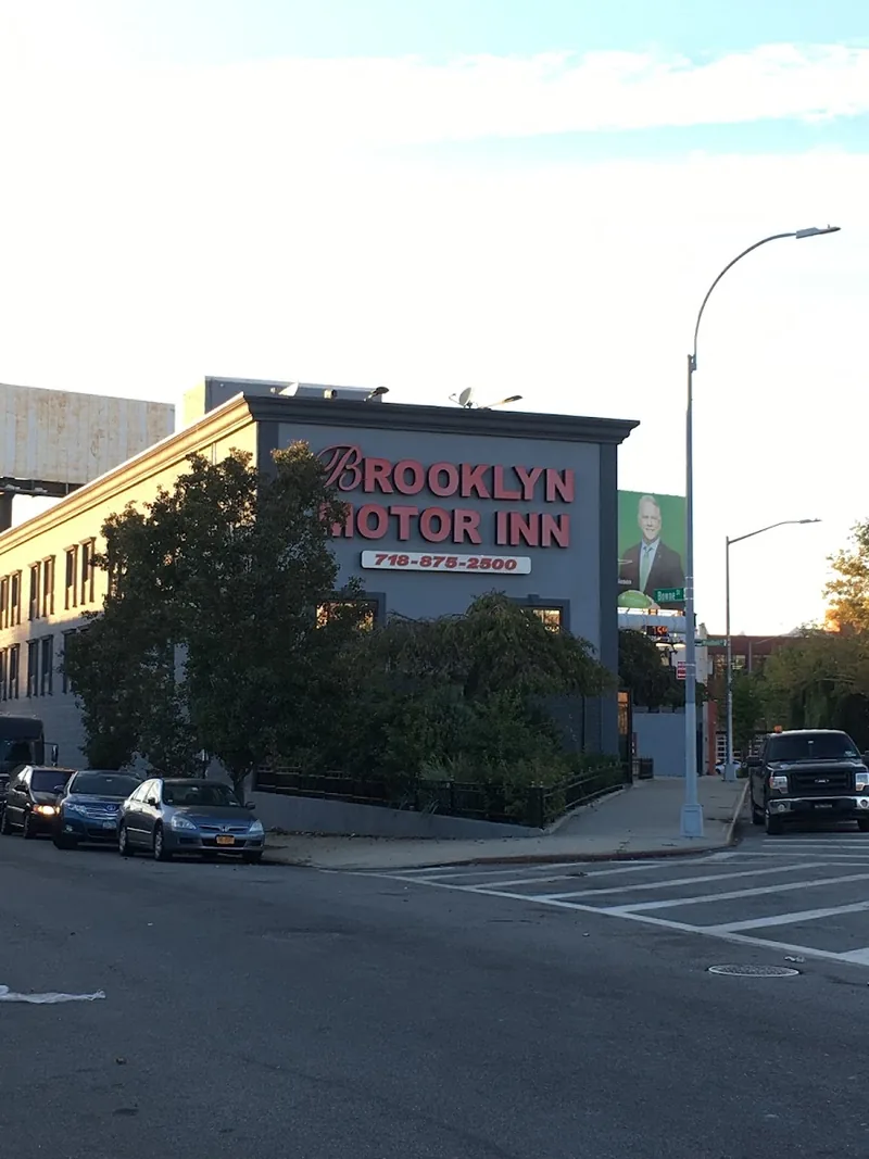 Brooklyn Motor Inn, hotel at 140 Hamilton Avenue in Brooklyn, New York