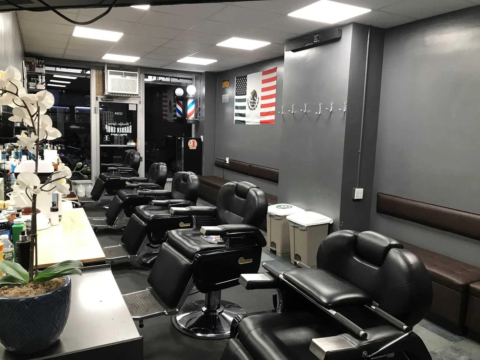 Brooklyn Supreme Barber Shop, hair salon at 1204 Avenue U in Brooklyn, New York