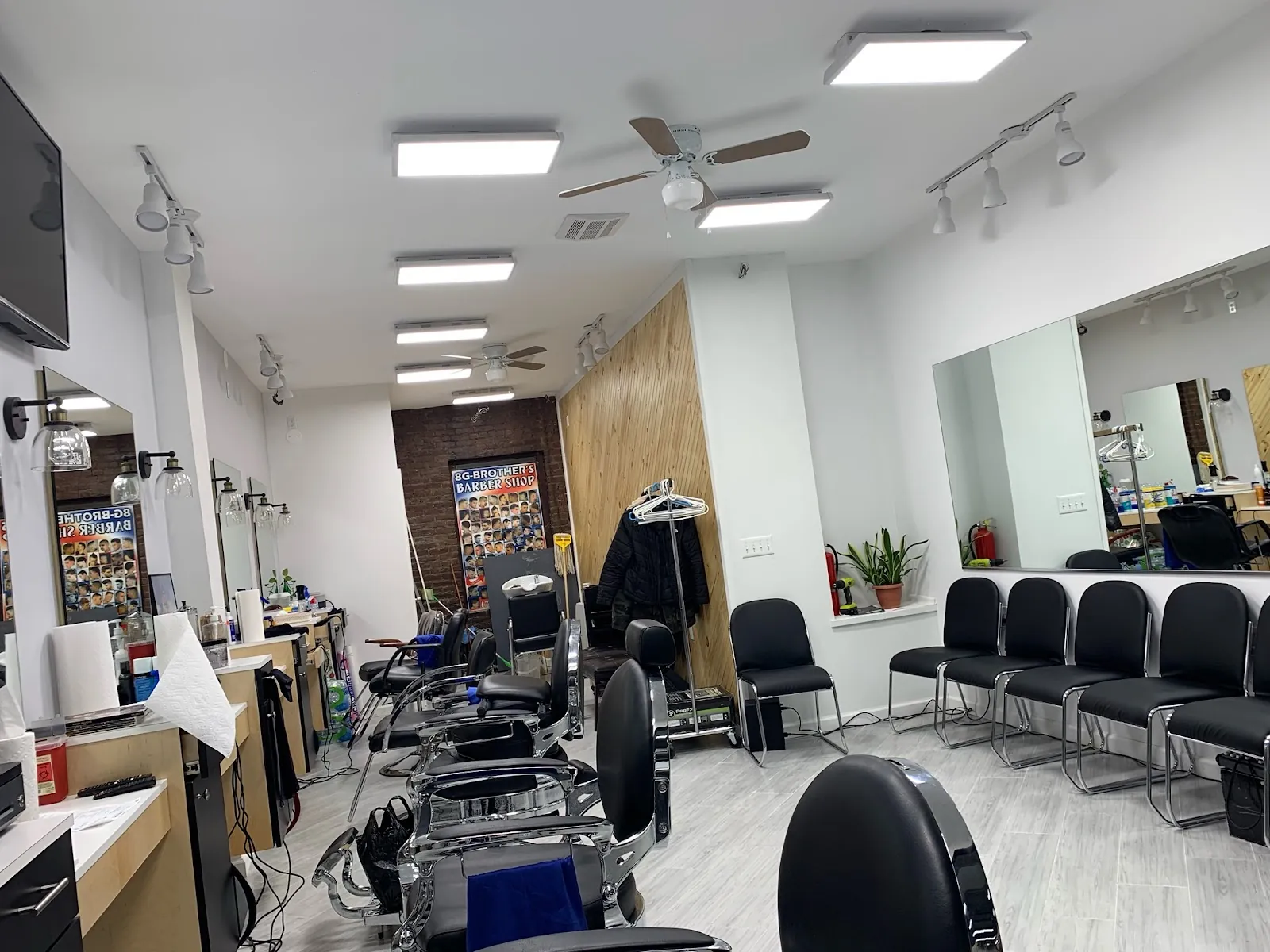 Brothers Barber Shop, hair salon at 54-16 Roosevelt Avenue in Queens, New York