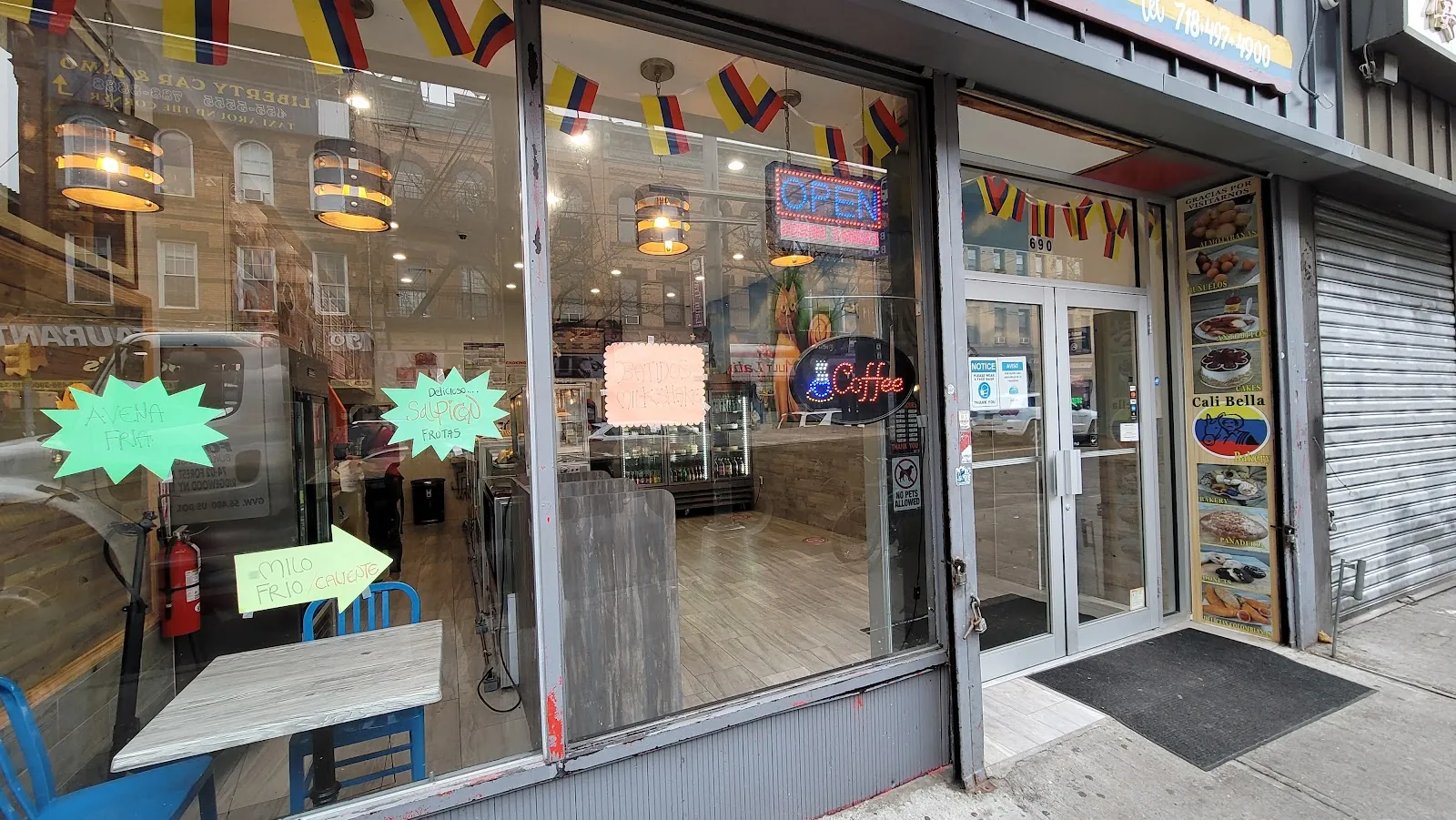 Calibella Bakery, latin american kitchen at 690 Seneca Avenue in Queens, New York