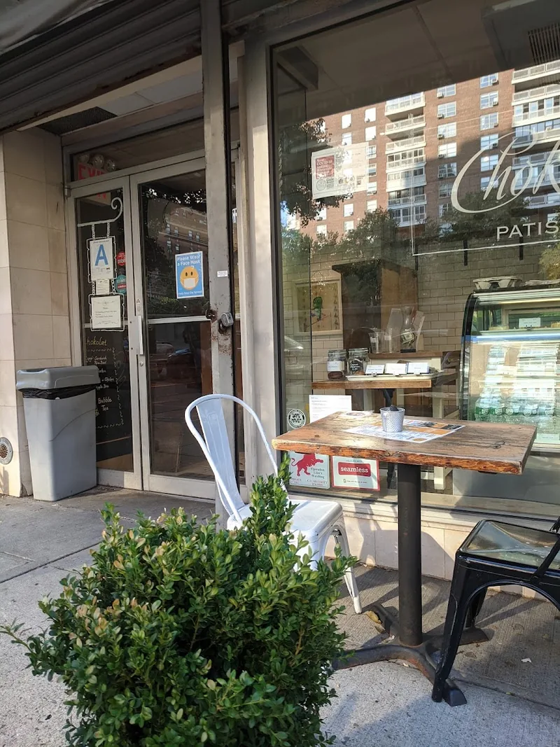 Chokolat Bakery & Tea, bakery at 3111 Broadway in Manhattan, New York