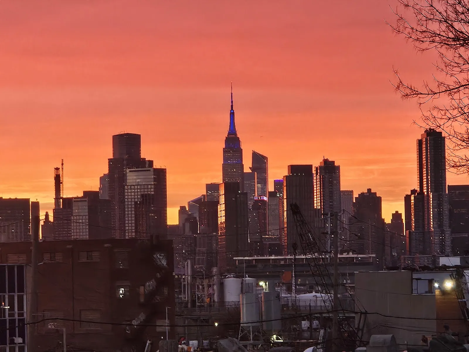 City View Inn, hotel at 33-17 Greenpoint Avenue in Queens, New York