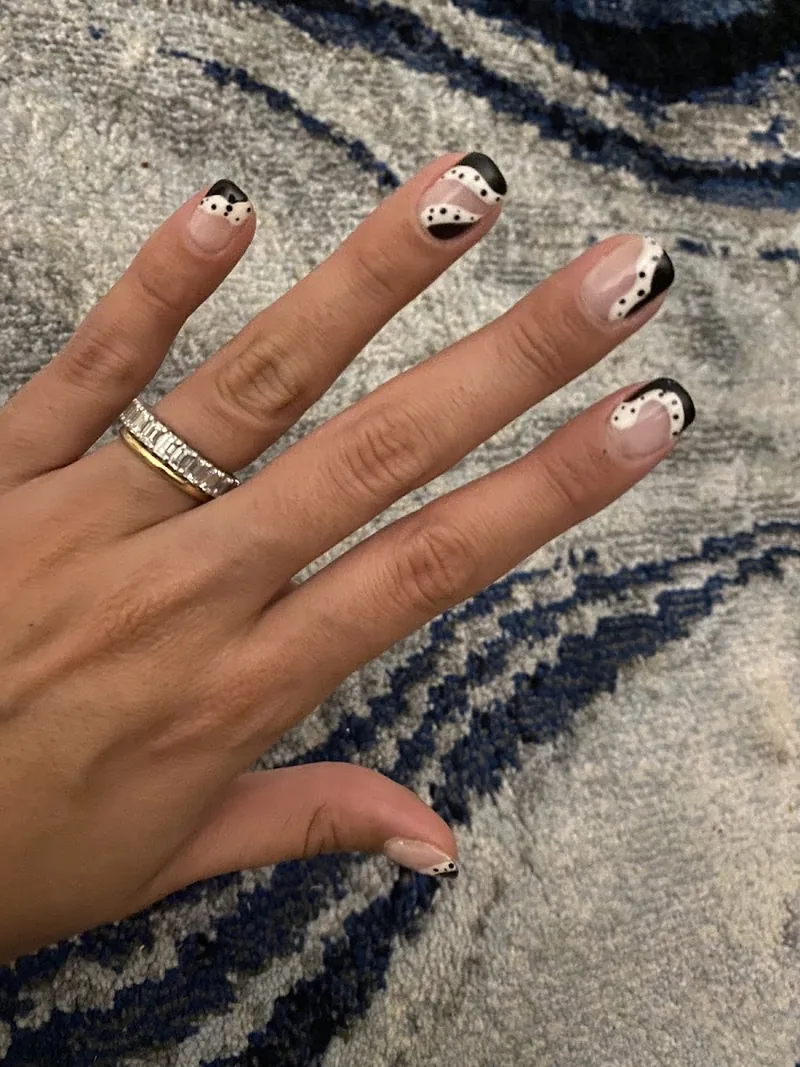 Color Nails Bar, beauty salon at 427 3rd Avenue in Manhattan, New York