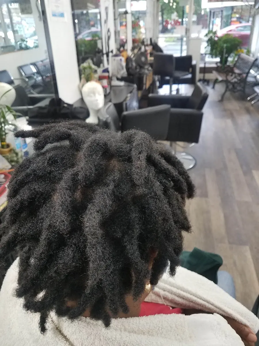 Cutie's Beauty Salon, hair salon at 696 Flatbush Avenue in Brooklyn, New York
