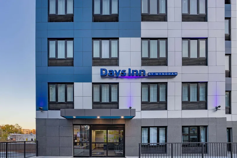 Days Inn, hotel at 3466 Webster Avenue in The Bronx, New York