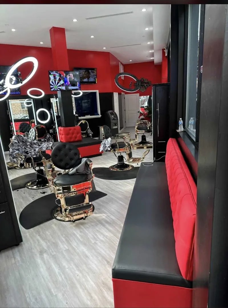 De Pepe Barbershop, hair salon at 133 Stanhope Street in Brooklyn, New York