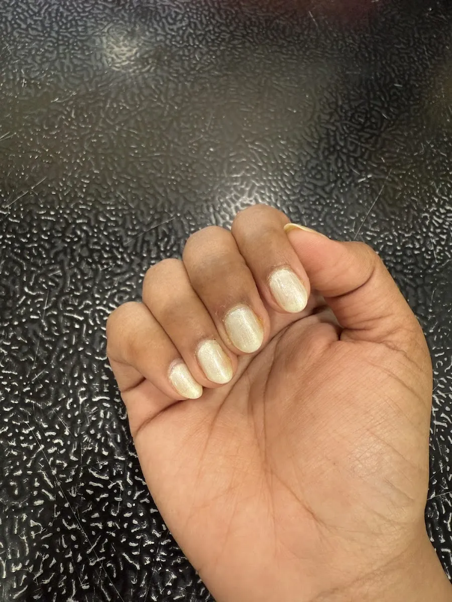Design Z&L Nails, beauty salon at 1015 Cortelyou Road in Brooklyn, New York