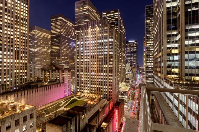 DoubleTree by Hilton, hotel at 25 West 51st Street in Manhattan, New York