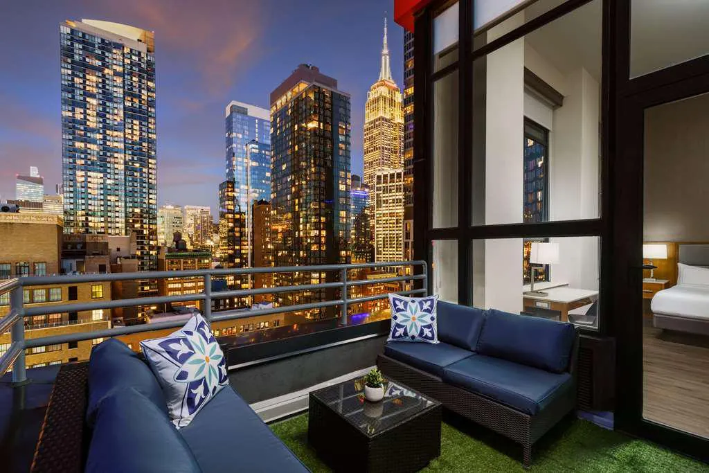 DoubleTree, hotel at 128 West 29th Street in Manhattan, New York