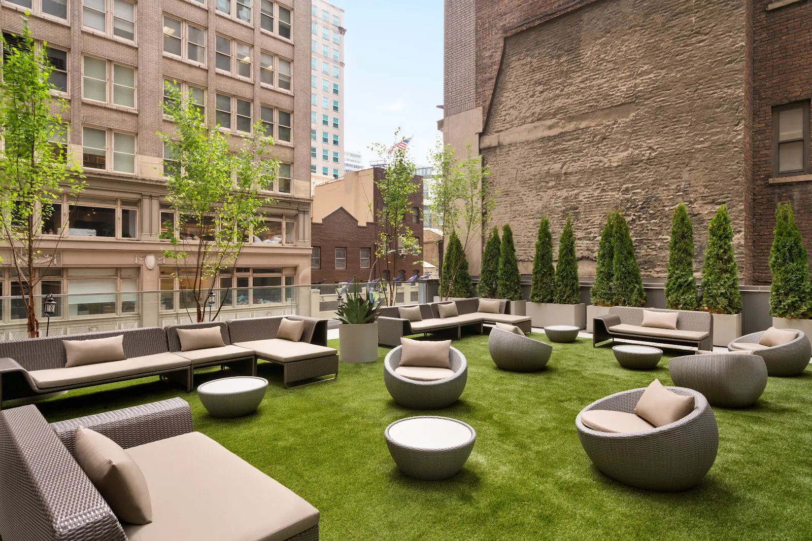 Embassy Suites by Hilton, hotel at 60 West 37th Street in Manhattan, New York