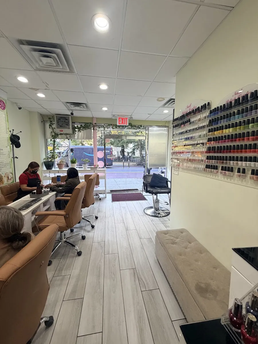 Fabulous Brows n Nails, beauty salon at 713 Fulton Street in Brooklyn, New York