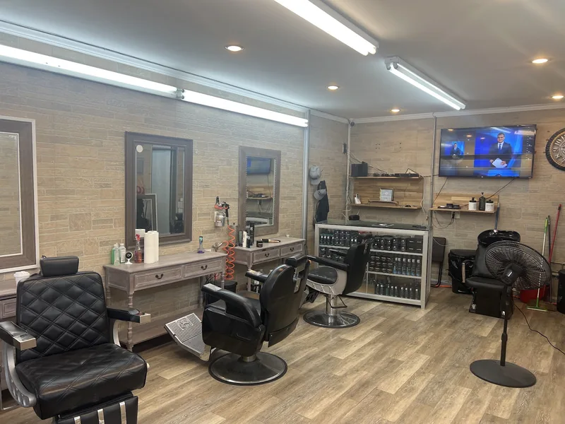 Fade Master NYC, hair salon at 476 74th Street in Brooklyn, New York