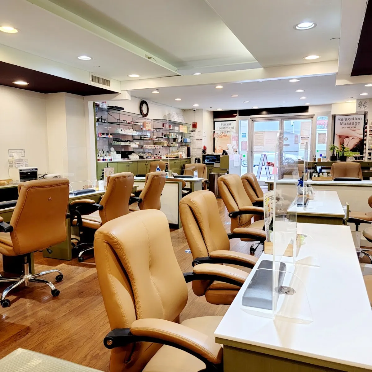 Forever Young Nail & Spa Q, beauty salon at 306 West 36th Street in Manhattan, New York