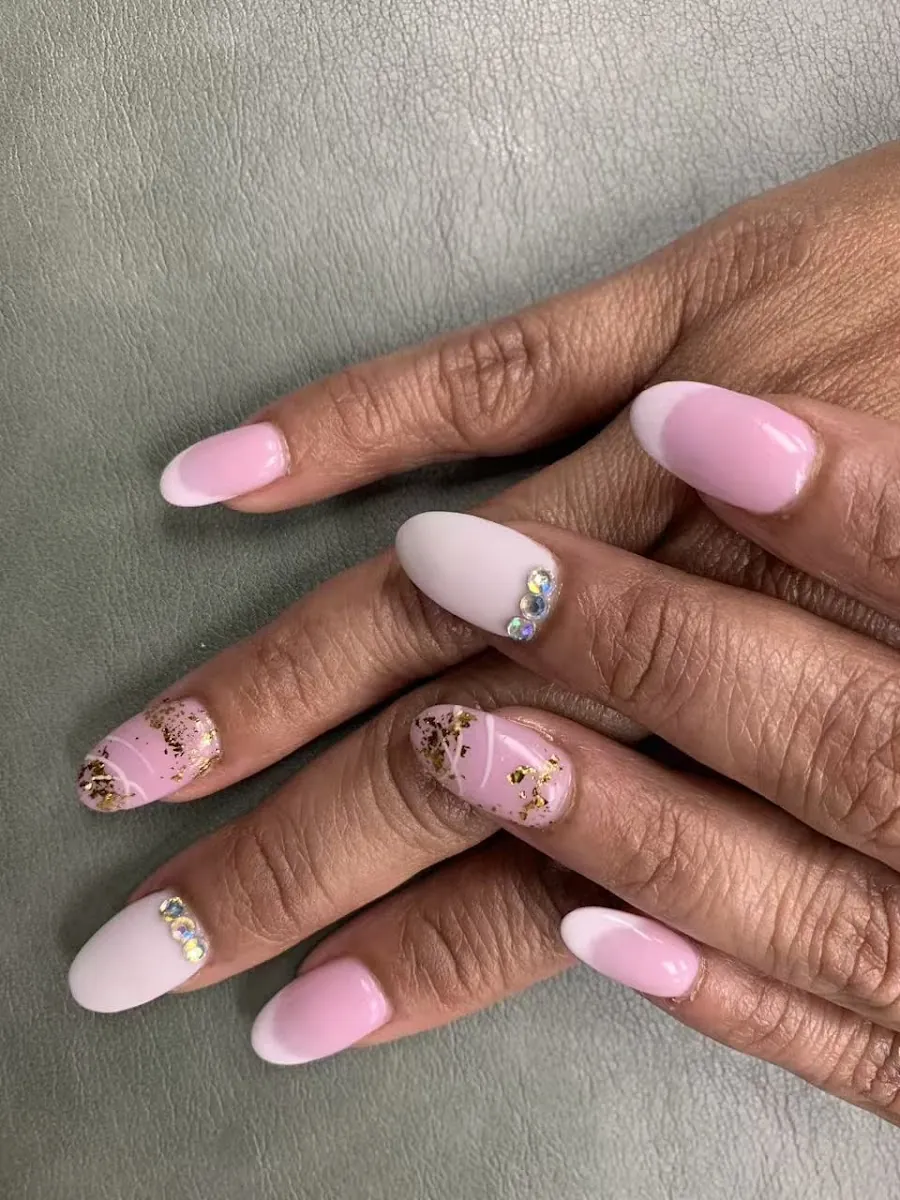 Fresh Nails, beauty salon at 6601 Gates Avenue in Queens, New York