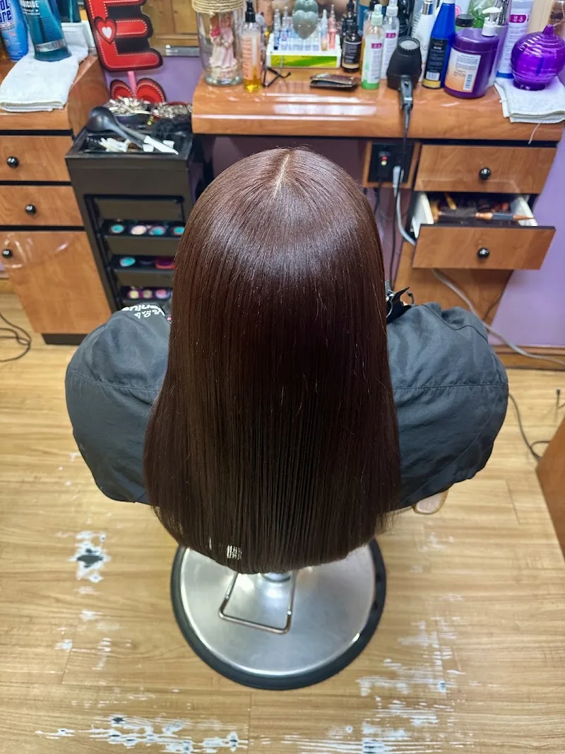 Gissel's Beauty Salon, hair salon at 5223B 4th Avenue in Brooklyn, New York