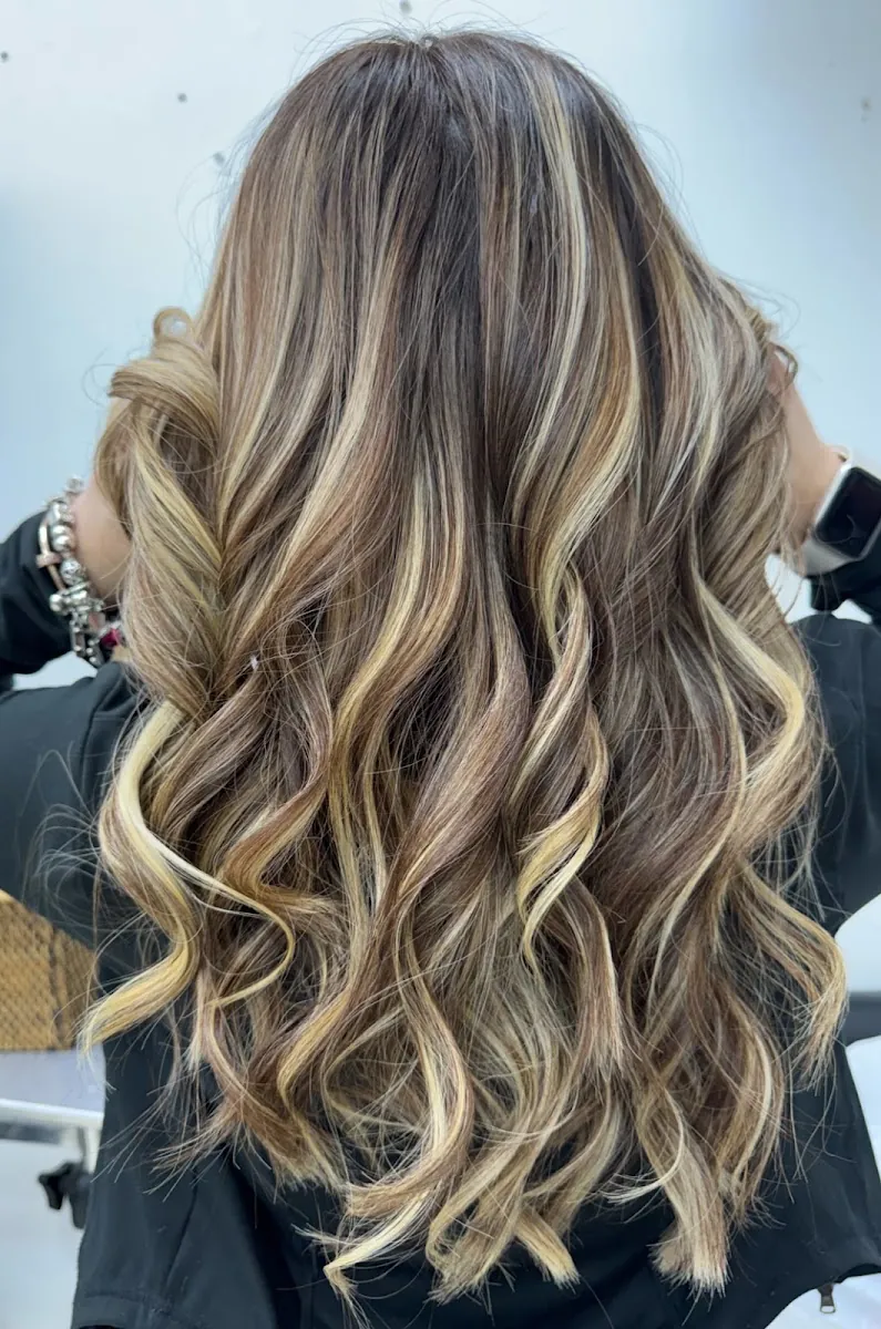 Glamour Beauty Shop, hair salon at 40-10 108th Street in Queens, New York