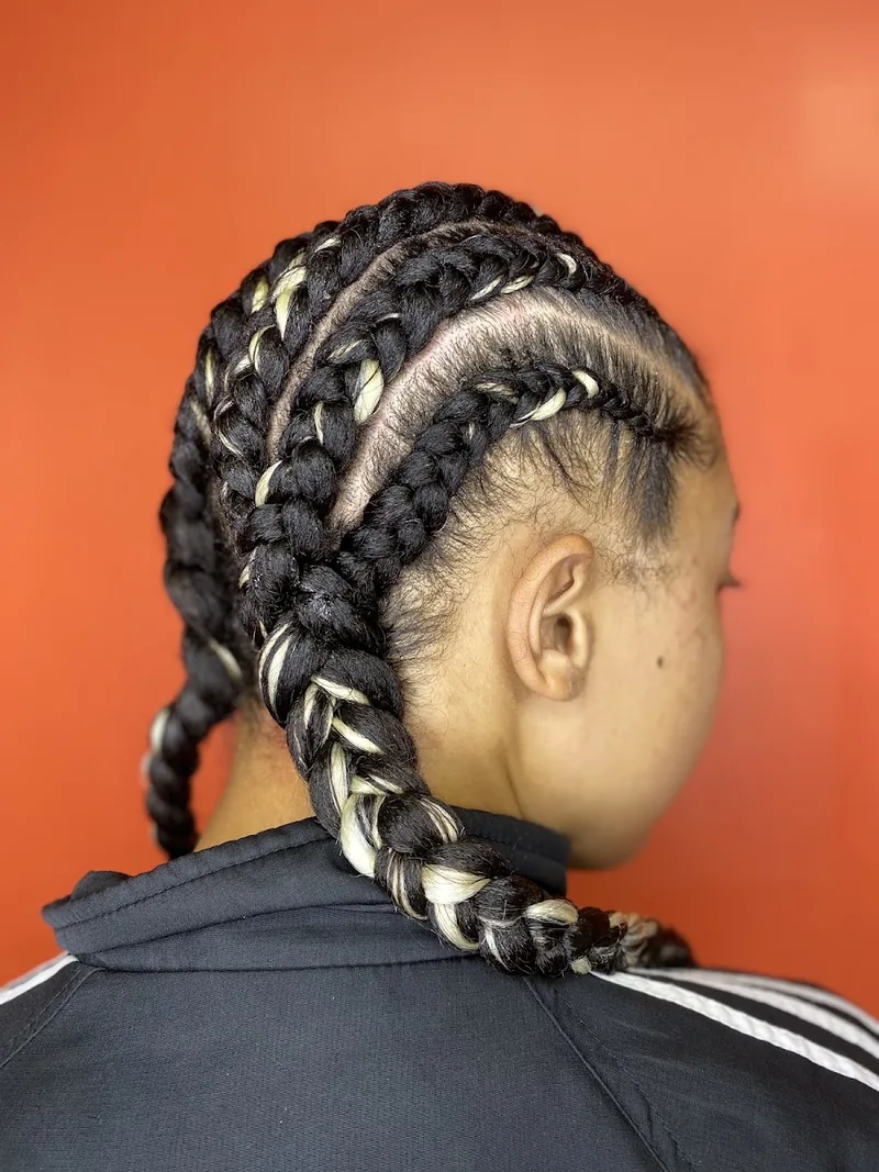 Hair by Susy, hair salon at 1049A Nostrand Avenue in Brooklyn, New York