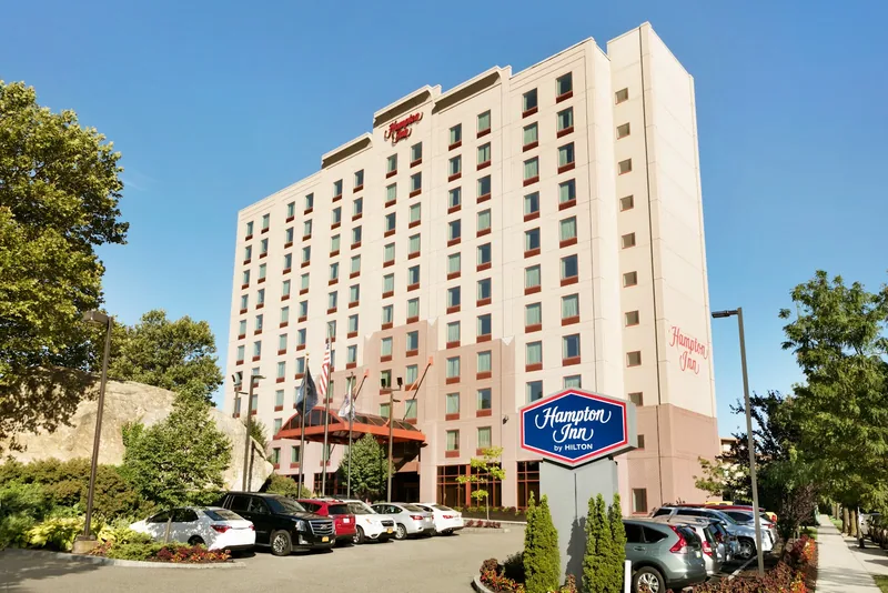 Hampton Inn LaGuardia, hotel at 102-40 Ditmars Boulevard in Queens, New York