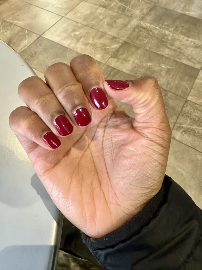 Hana Nails, beauty salon at 75 Maiden Lane in Manhattan, New York