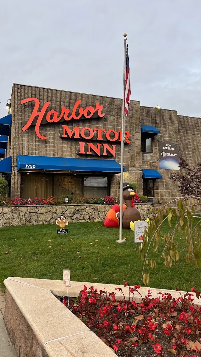 Harbor Motor Inn