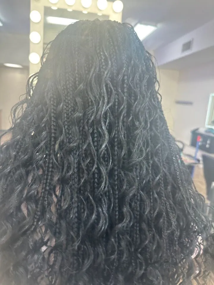 Hawas Braiding Studio, beauty salon at 912 E 163rd St in The Bronx, New York
