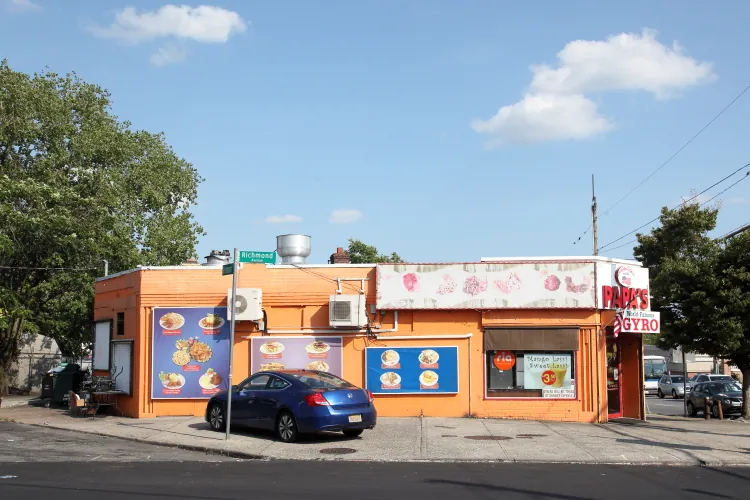 Hello Papa's, greek kitchen at 1787 Forest Avenue in Staten Island, New York