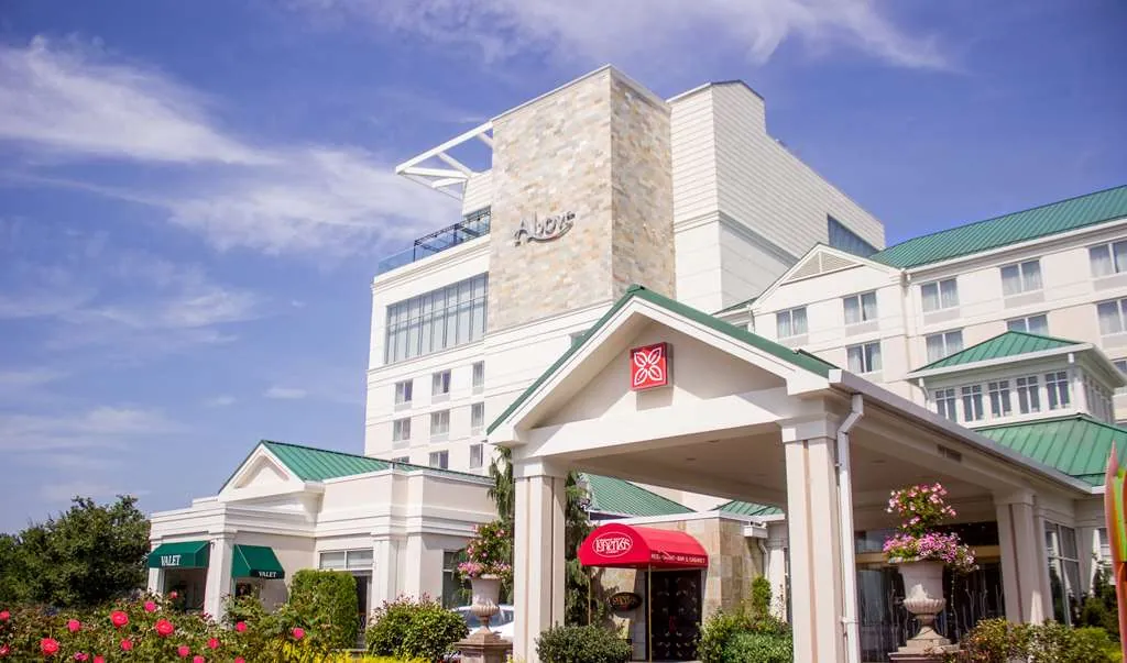 Hilton Garden Inn, hotel at 1100 South Avenue in Staten Island, New York