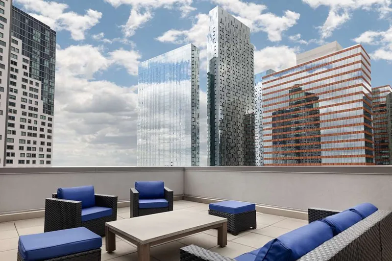 Hilton Garden Inn Long Island City/New York, hotel at 29-21 41st Avenue in Queens, New York