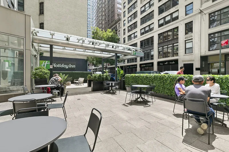 Holiday Inn Manhattan, hotel at 125 West 26th Street in Manhattan, New York