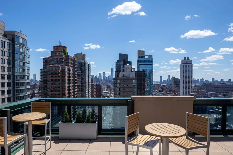 Hyatt House, hotel at 815 6th Avenue in Manhattan, New York