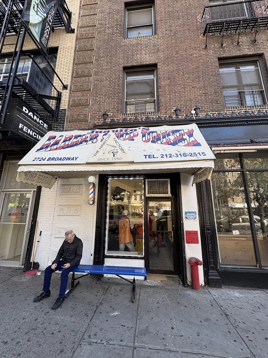 Juanito's Barber Shop, hair salon at 2724 Broadway in Manhattan, New York