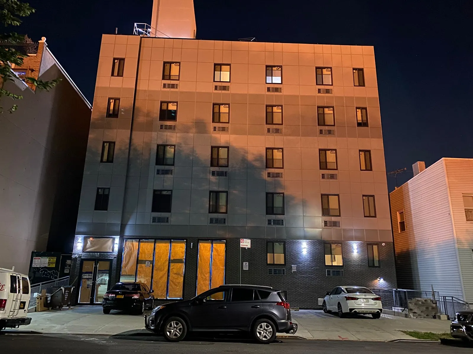 King Hotel, hotel at 646 39th Street in Brooklyn, New York