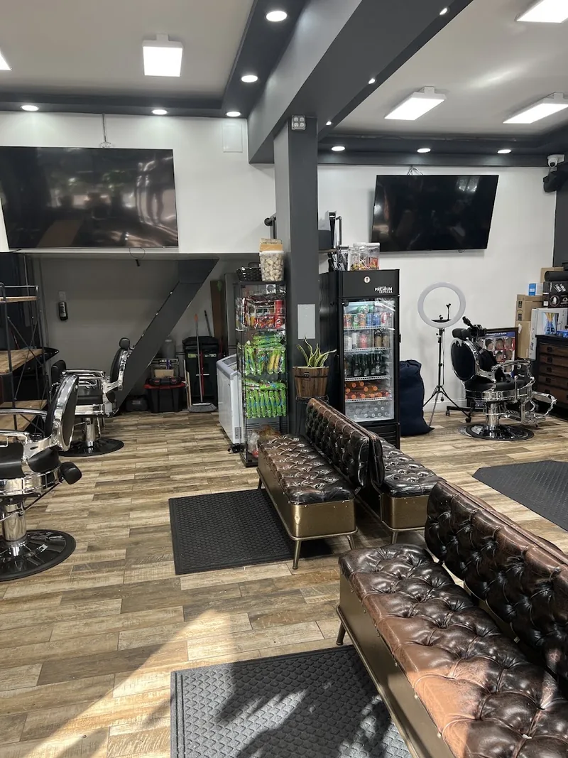 La Figura Barbershop, hair salon at 39-04 63rd Street in Queens, New York