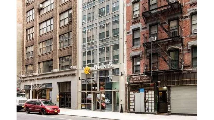 La Quinta Inn & Suites, hotel at 333 West 38th Street in Manhattan, New York
