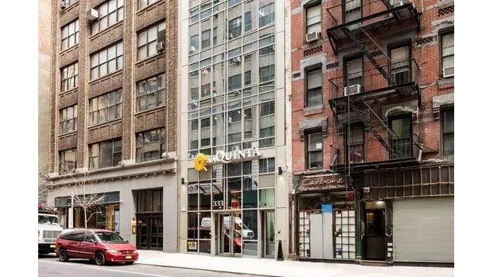 La Quinta Inn & Suites, hotel at 333 West 38th Street in Manhattan, New York