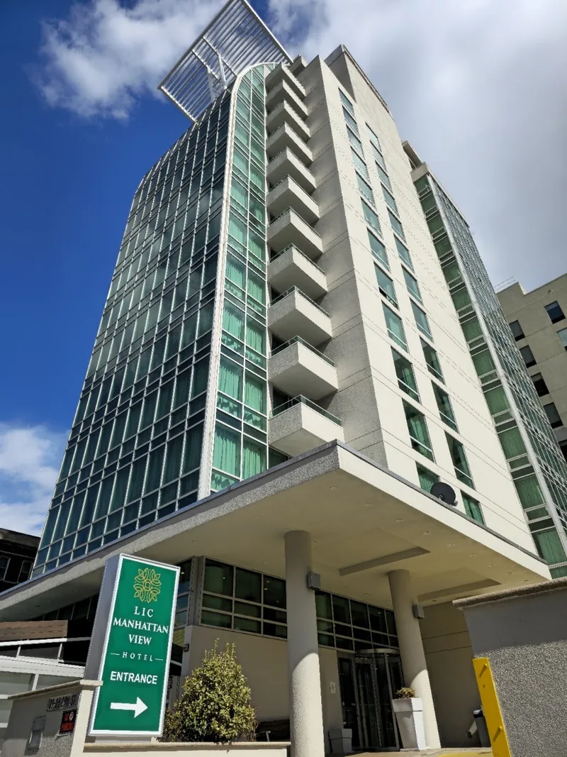 LIC Manhattan View, hotel at 39-05 29th Street in Queens, New York