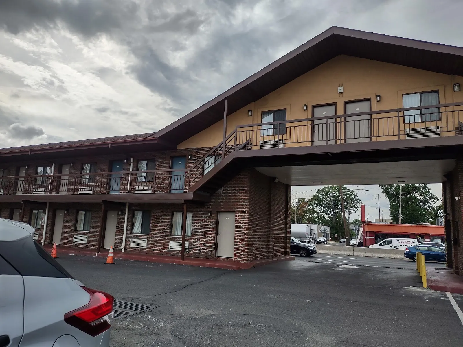 Linden Motor Inn, hotel at 2520 East Edgar Road in Staten Island, New York