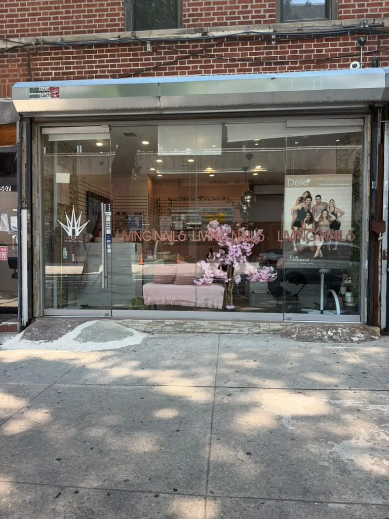 Living Nails, beauty salon at 509 85th Street in Brooklyn, New York