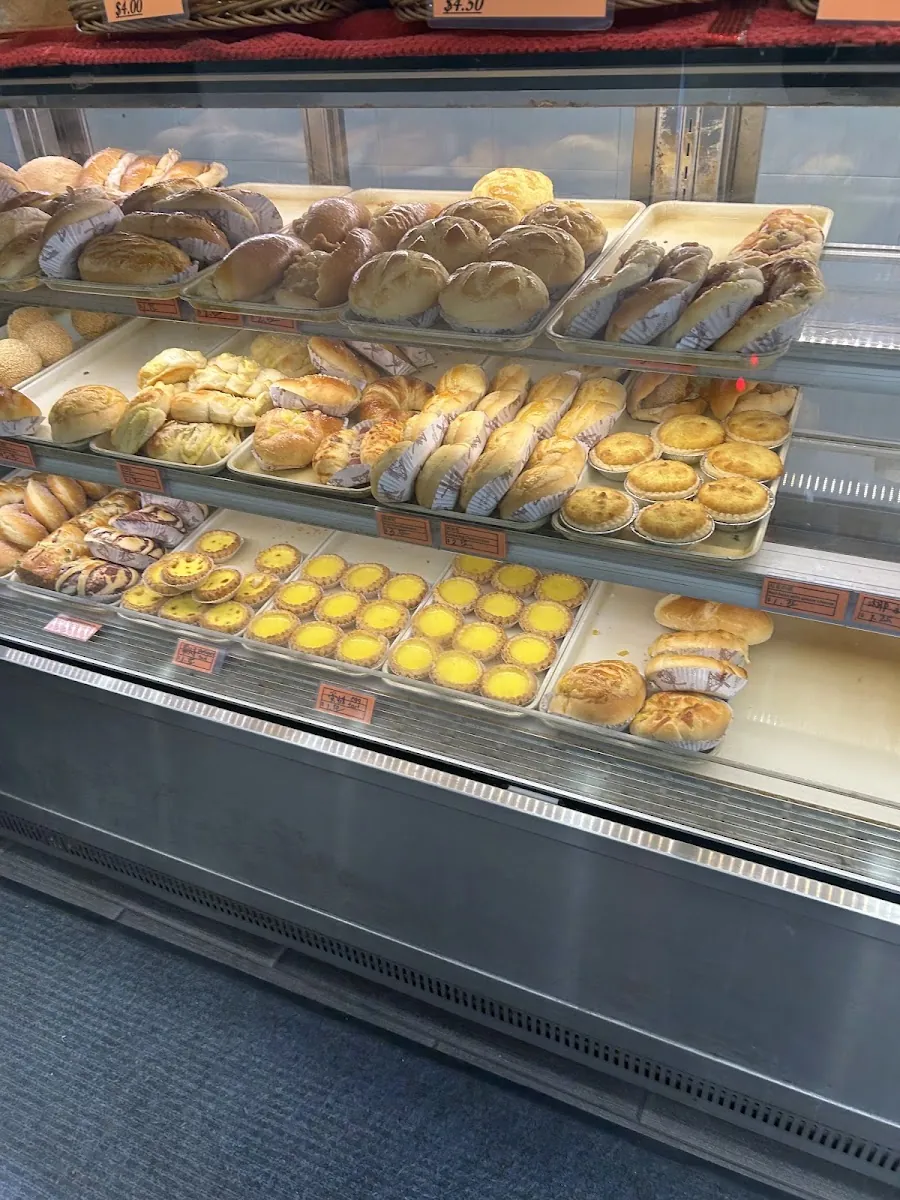 Long Wong Bakery, bakery at 1310 Avenue U in Brooklyn, New York
