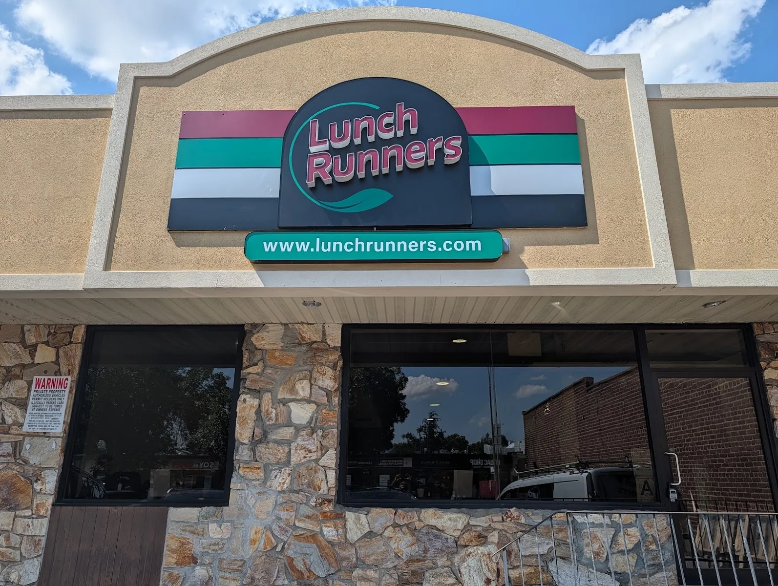Lunch Runners, caterer at 271-11 Union Turnpike in Queens, New York