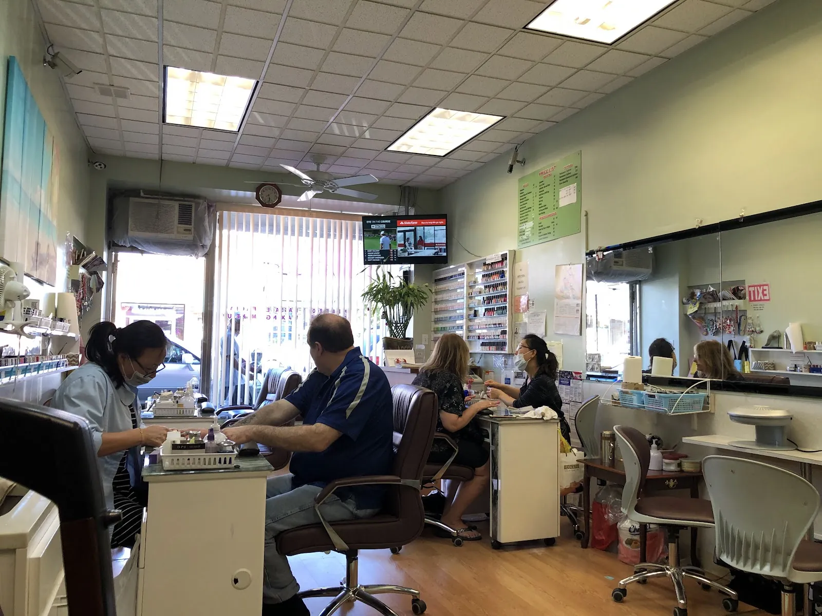M&M Beauty Nail Salon, beauty salon at 6122 18th Avenue in Brooklyn, New York