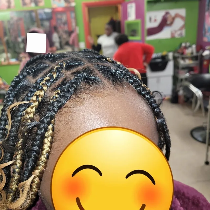 Mam African Hair Braiding, hair salon at 170-11 Hillside Avenue in Queens, New York