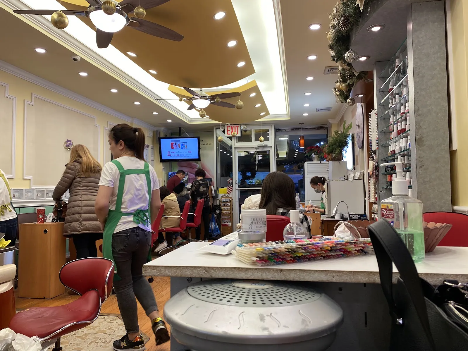 Mimi, beauty salon at 9114 3rd Avenue in Brooklyn, New York