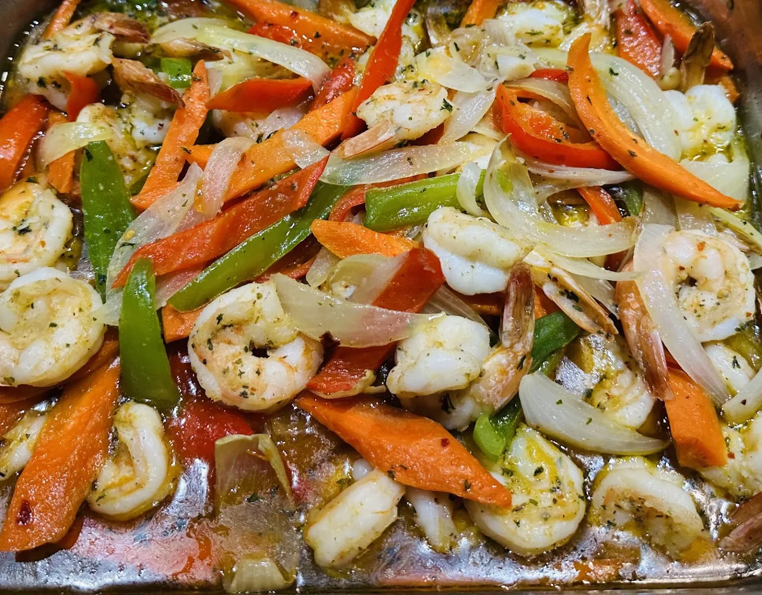 Mz Inez Jerk Hut, caribbean kitchen at 2702 East Tremont Avenue in The Bronx, New York